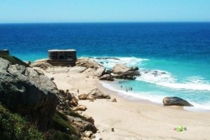 felsige Badebucht in Zahara de los Atunes, Andalusien - Spanien